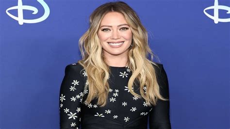 hilary duff height and weight|More.